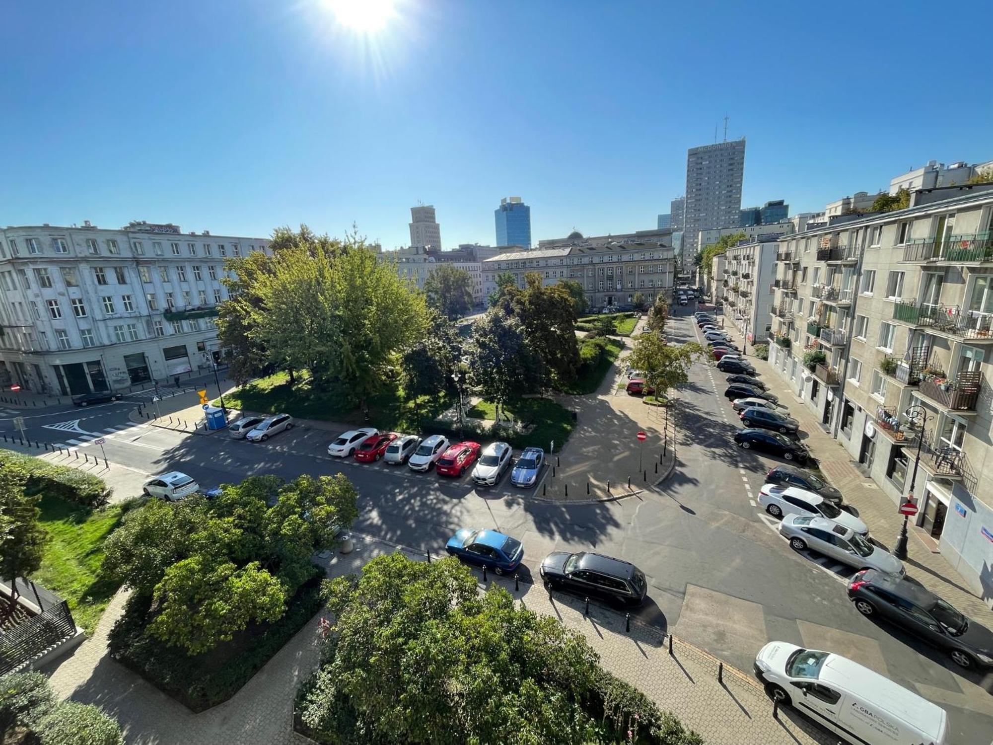 Pl. Dabrowskiego 12 By Homeprime Varşova Dış mekan fotoğraf